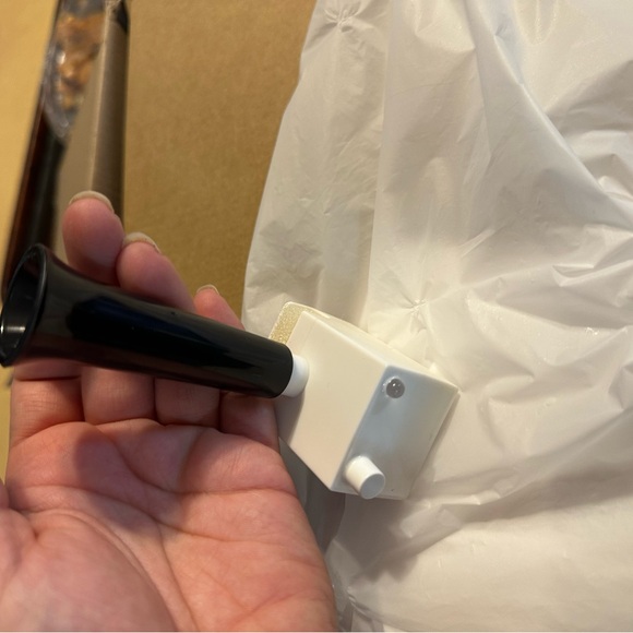 Brand New APETDOLA Wireless Pet Water Fountain + Filter, Charger & Box - Picture 7 of 15